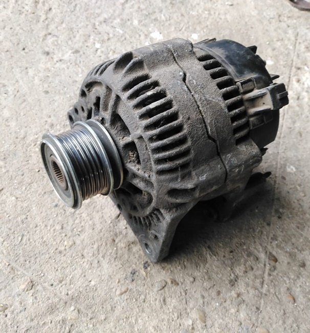 Audi Q2 1.4 TFSI Şarj Dinamosu Çıkma